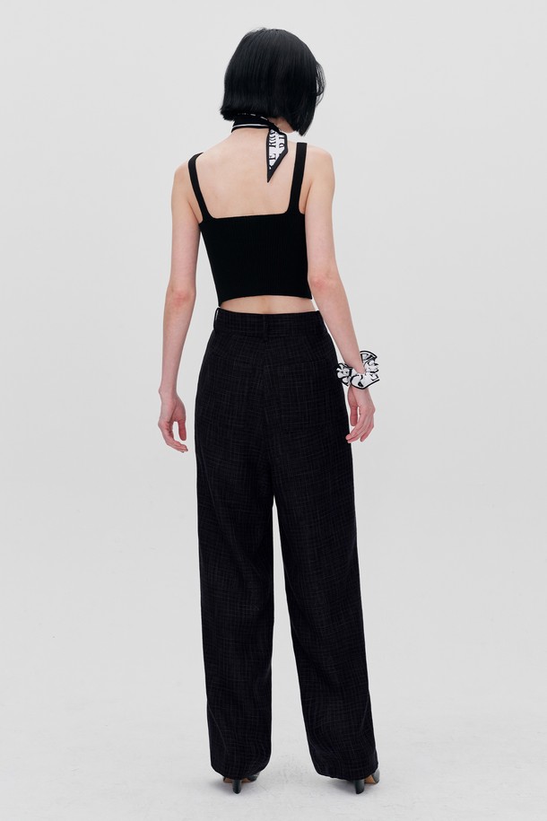 RE RHEE - 민소매티셔츠 - V NECK CROPPED VEST TOP BLACK