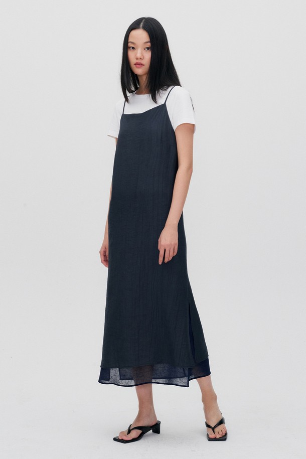 RE RHEE - 민소매 원피스 - SQUARE NECK LAYERED MIDI DRESS MIDNIGHT NAVY