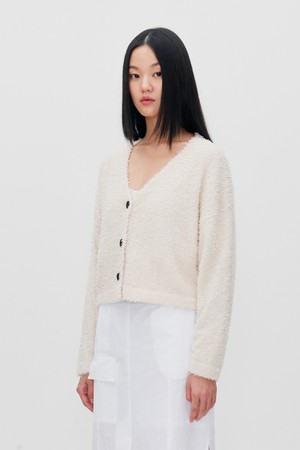 BUTTON DOWN FUZZY KNIT CARDIGAN CREAM