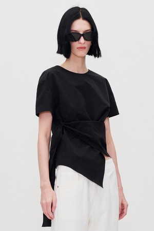 ASYMMETRIC HEM BLOUSE