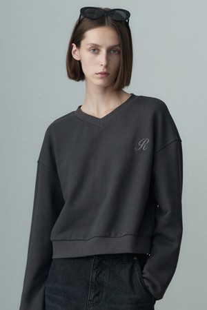 LOGO V-NECK SWEATSHIRT