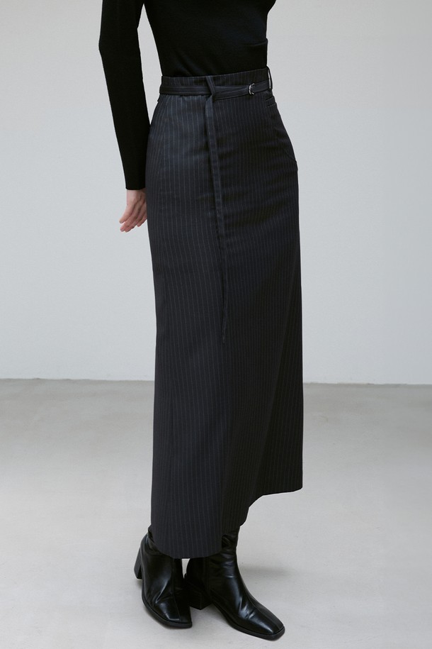 RE RHEE - 미디스커트 - STRIPED BACK-SLIT STRAIGHT SKIRT