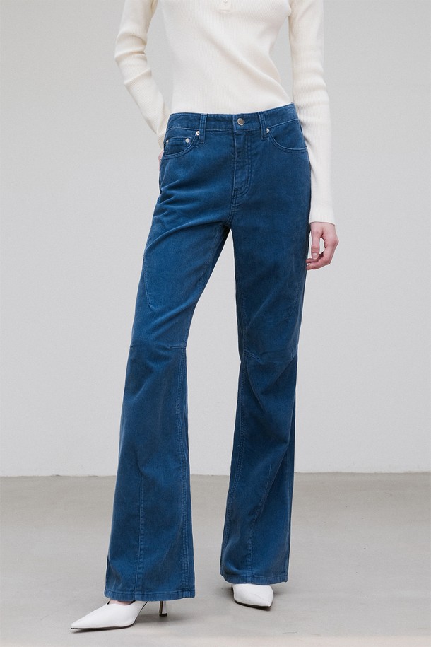 RE RHEE - 롱/미디팬츠 - CORDUROY PARACHUTE JEAN ASH NAVY