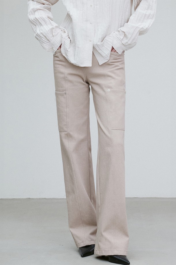 RE RHEE - 롱/미디팬츠 - RIVET-DETAIL POCKET STRAIGHT-LEG JEANS SAND