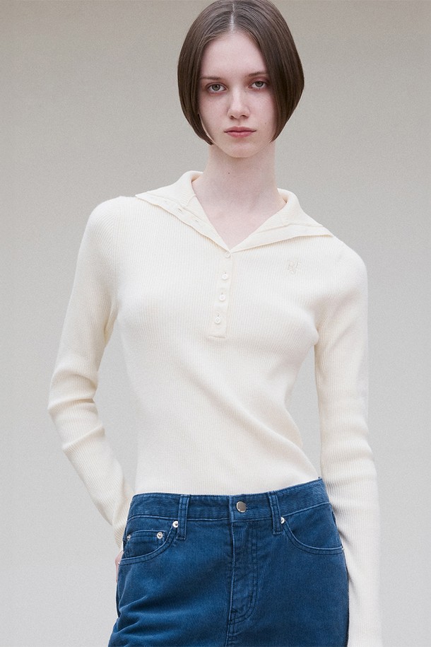 RE RHEE - 터틀넥 - BUTTON UP RIBBED KNIT TOP CREAM