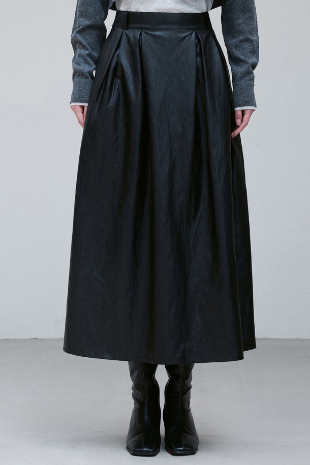 RE RHEE - 미디스커트 - PLEATED VEGAN LEATEHR MIDI SKIRT