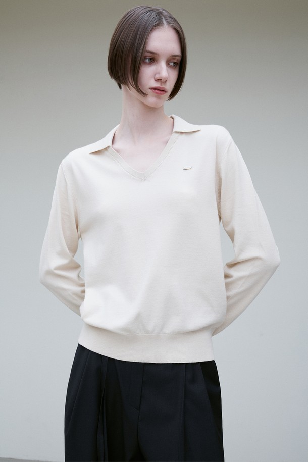 RE RHEE - 스웨터 - SPREAD COLLAR KNIT TOP BEIGE