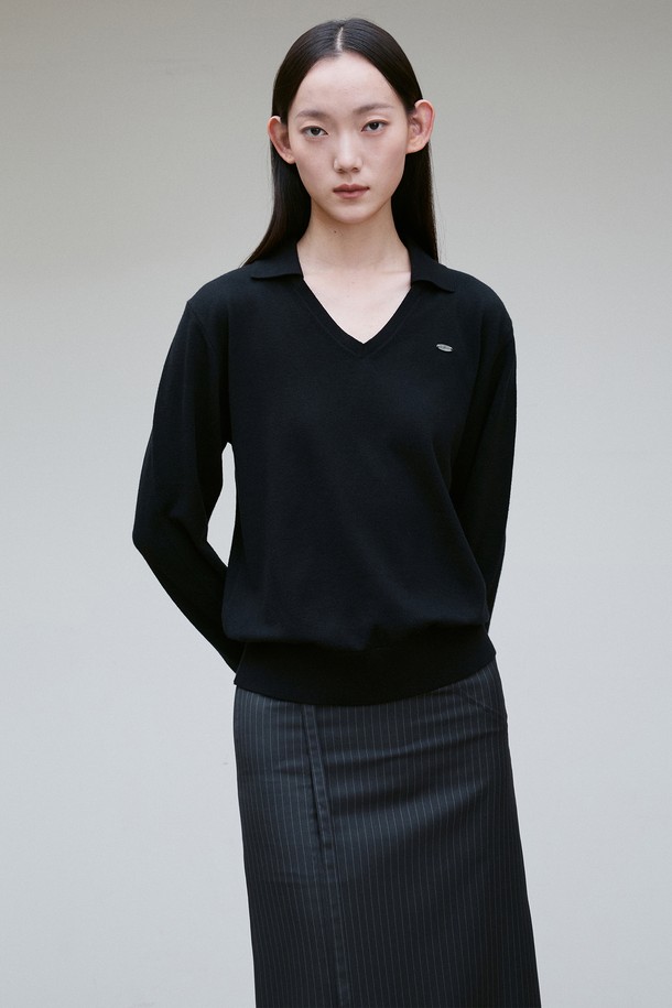 RE RHEE - 스웨터 - SPREAD COLLAR KNIT TOP BLACK