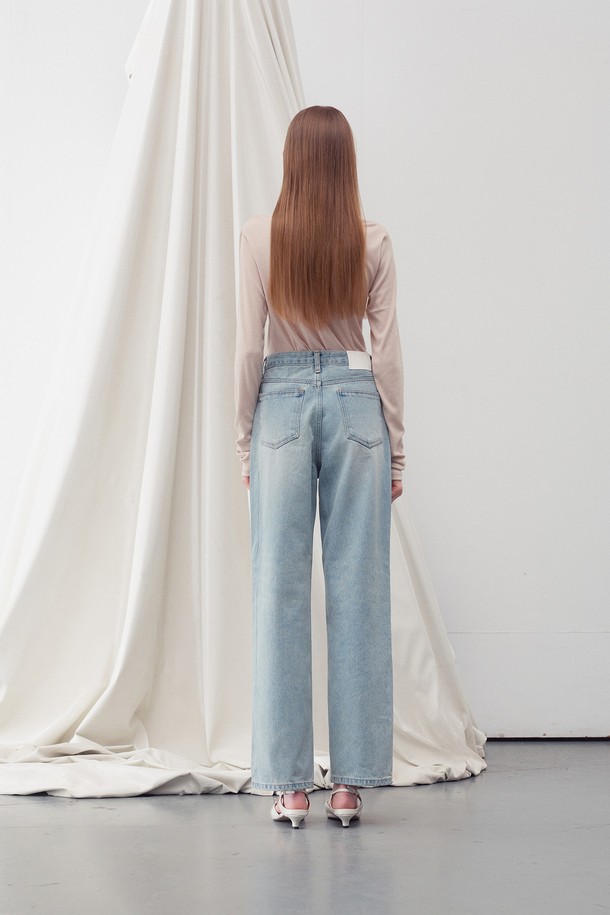 RE RHEE - 롱/미디팬츠 - WASHED DENIM STRAIGHT LEG JEANS LIGHT BLUE