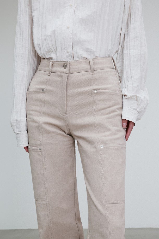 RE RHEE - 롱/미디팬츠 - RIVET-DETAIL POCKET STRAIGHT-LEG JEANS SAND