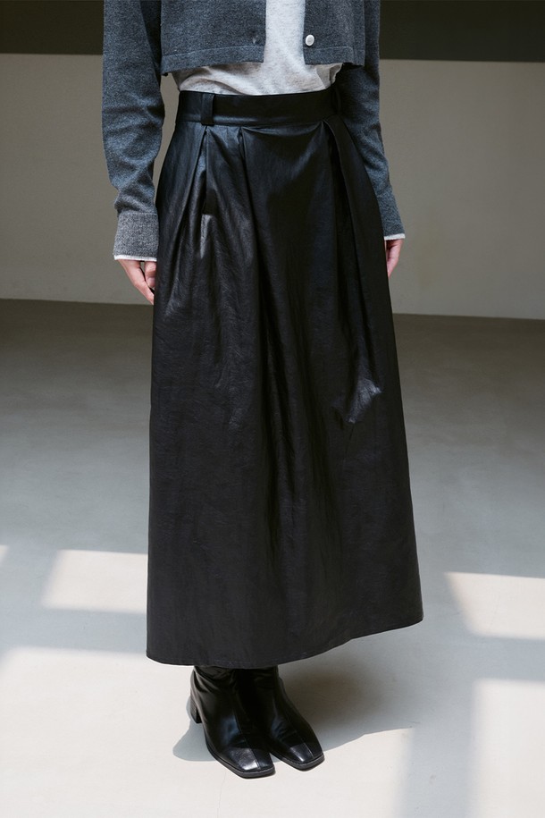 RE RHEE - 미디스커트 - PLEATED VEGAN LEATEHR MIDI SKIRT