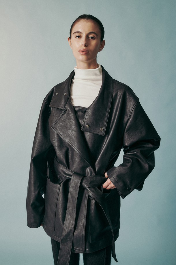 RE RHEE - 자켓 - UNISEX FUNNEL NECK TIE WAIST VEGAN LEATHER JACKET