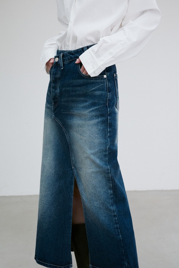 RE RHEE - 미디스커트 - ASYMMETRIC DETAIL DENIM SKIRT