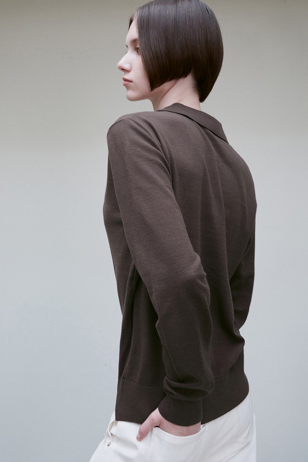 RE RHEE - 스웨터 - SPREAD COLLAR KNIT TOP CHOCOLATE