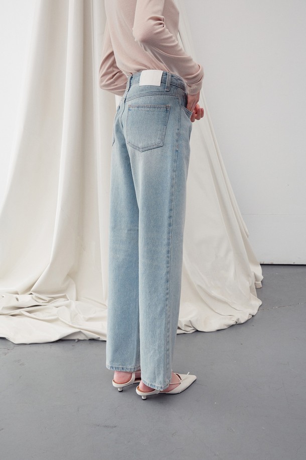 RE RHEE - 롱/미디팬츠 - WASHED DENIM STRAIGHT LEG JEANS LIGHT BLUE