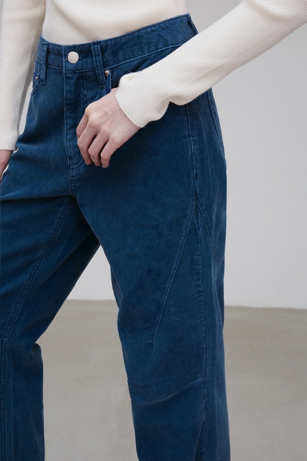 RE RHEE - 롱/미디팬츠 - CORDUROY PARACHUTE JEAN ASH NAVY