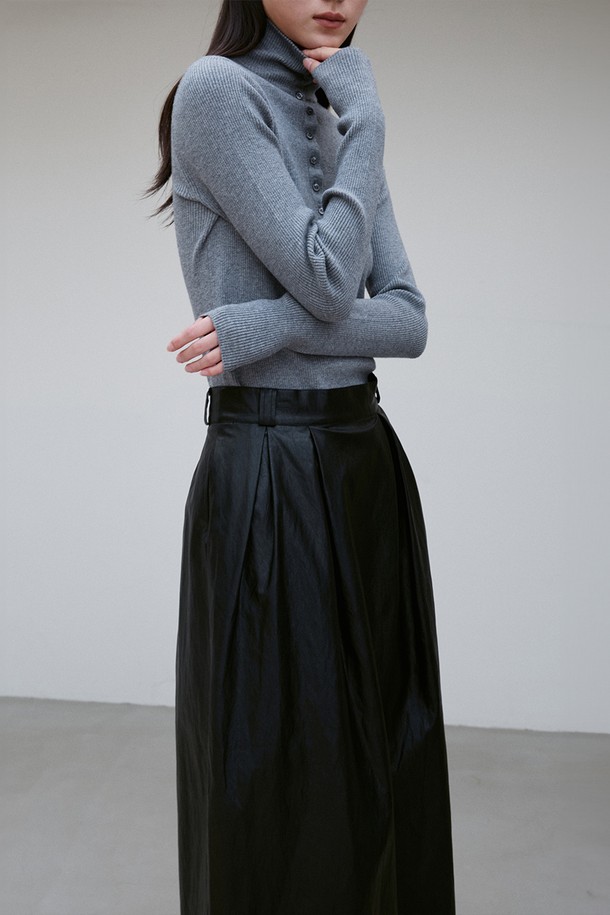 RE RHEE - 미디스커트 - PLEATED VEGAN LEATEHR MIDI SKIRT