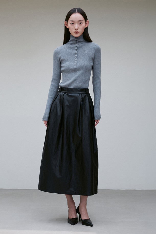 RE RHEE - 미디스커트 - PLEATED VEGAN LEATEHR MIDI SKIRT