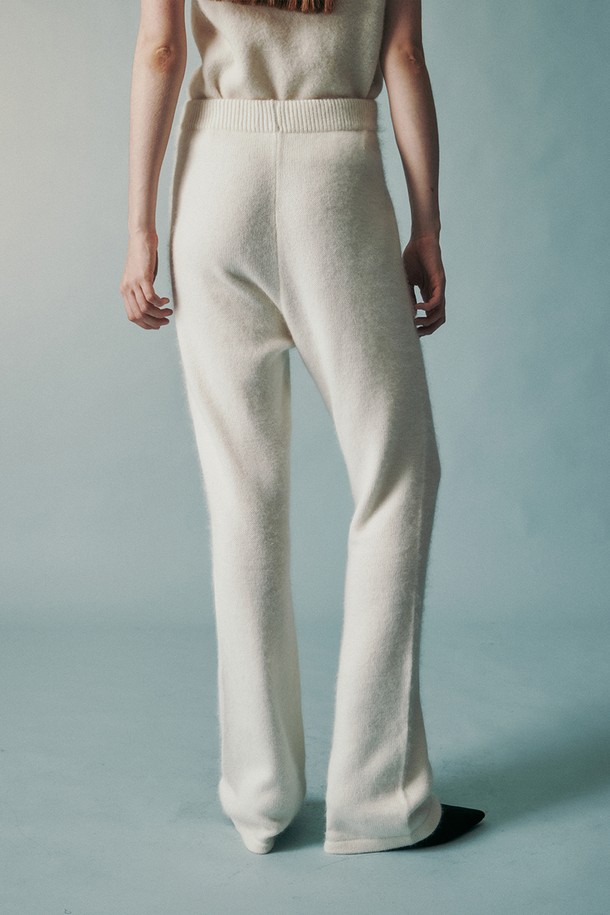 RE RHEE - 롱/미디팬츠 - RACCOON BLEND BOOTCUT KNIT PANTS IVORY