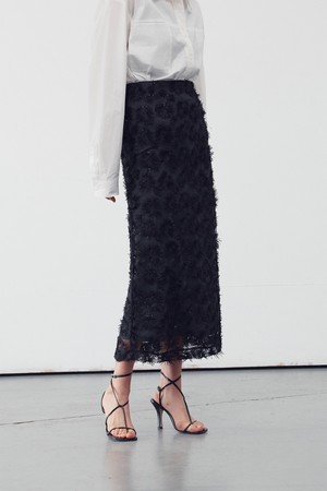 RAW-HEM LACE SKIRT