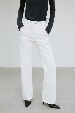 SEAM-DETAIL STRAIGHT-LEG DENIM JEANS