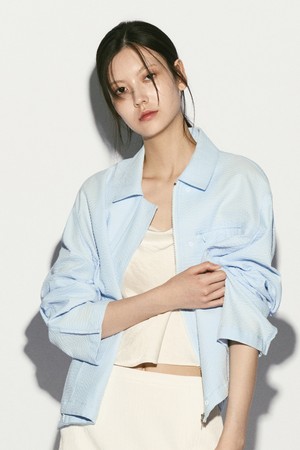 SEERSUCKER HIDDEN BUTTON JACKET CLOUD