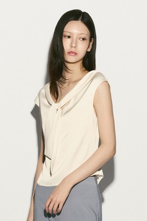 FRONT TIE BLOUSE