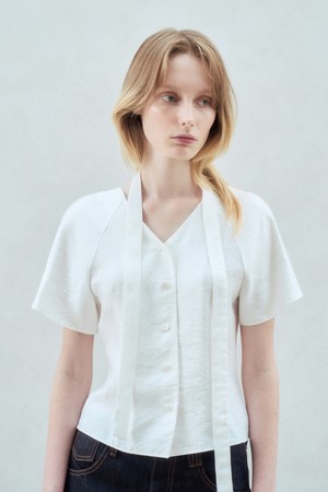 TIE NECK CAP SLEEVE BLOUSE