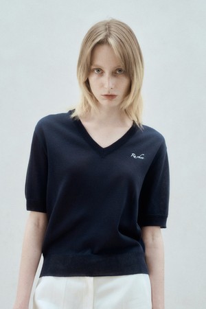 V NECK LOGO EMBROIDERED KNIT TOP NAVY