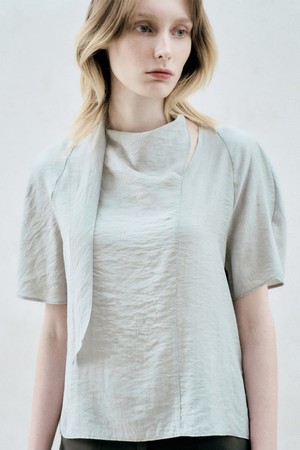 SLIT NECK TIE BLOUSE LIGHT GRAY