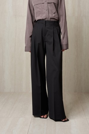 PLEATED WIDE TROUSERS BLACK
