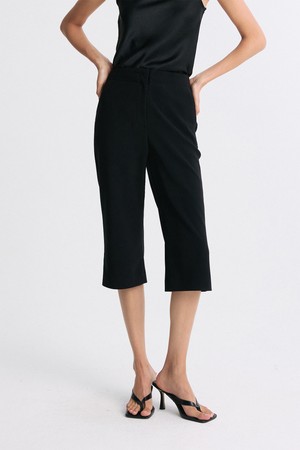 TAILORED CAPRI TROUSERS