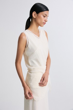 LAYERED DETAIL SHEER SLEEVELESS TOP PEARL