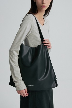 FLAT SHOULDER BAG