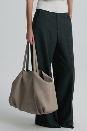 INVERTED PLEATS SLOUCH BIG TOTE BAG TAUPE
