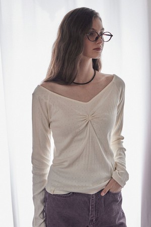 PUNCHING SHIRRING V-NECK TOP_2COLORS_CREAM