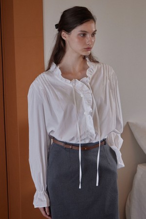 JELLA FRILL BLOUSE