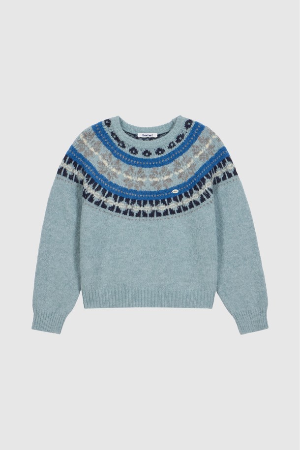 PEIKA NORDIC KNIT_LIGHT BLUE (페이카 노르딕 니트_라이트 블루)는 가을, 겨울 시즌에 어울리는 여성용 니트/스웨터입니다. 라이트 블루, 네이비, 그레이 3가지 색상으로 제공되며, 부드러운 울 소재를 사용하여 포근한 착용감을 선사합니다. 레귤러핏 라운드넥 디자인에 긴 소매 기장으로, 캐주얼하고 베이직한 스타일을 연출합니다. 특히 겨울 시즌에 어울리는 노르딕 패턴이 특징이며, 두꺼운 두께감으로 따뜻함을 더합니다.
