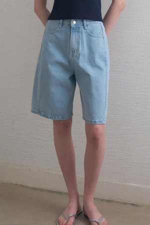 HARPER SIDE-CUTTING BERMUDA DENIM PANTS 2COL__LIGHT BLUE