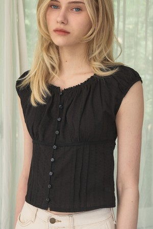 MORA LACE SHEERING PUNCHING CROP BLOUSE 2COL_BLACK
