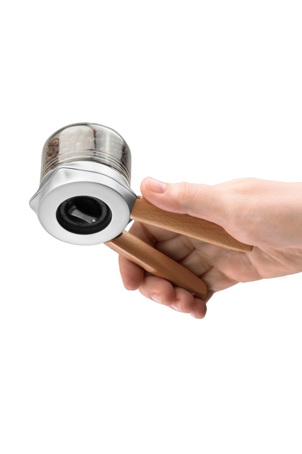 드림팜 오투 페퍼밀 우드 - 후추 그라인더는 비치우드, 알루미나 세라믹, 스테인리스 스틸, 보로실리케이트 글라스 등 고급 소재로 제작되었습니다. 세계 최초의 핸들형 페퍼밀 디자인으로 한 손 또는 양손으로 편리하게 사용할 수 있습니다. 6단계 분쇄 조절 기능을 통해 원하는 굵기로 후추, 소금, 향신료를 분쇄할 수 있으며, 투명 용기로 내용물을 쉽게 확인할 수 있습니다. 959 알루미나 세라믹 분쇄 메커니즘과 넓은 입구, 위생적인 디자인으로 뛰어난 내구성과 사용 편의성을 제공합니다.
