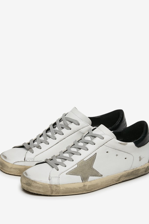 GOLDEN GOOSE - 스니커즈 - 골든구스 남성 슈퍼스타 W55 블랙탭 화이트/블랙 스니커즈 GMF00102 F000318 10220