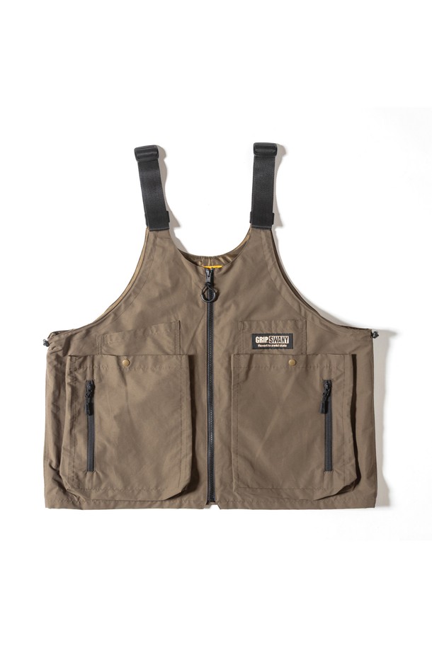 [GSMV-063] 기어 백 베스트 5.0 카키는 아웃도어 및 일상에서 활용하기 좋은 공용 베스트입니다. 봄, 가을에 적합하며, 밀리터리, 아웃도어 스타일을 연출할 수 있습니다. 60/40 크로스 소재를 사용하여 뻣뻣한 촉감을 주며, 백팩 수준의 수납력을 자랑합니다. 하단 지퍼를 열어 토트백으로 변형하여 2WAY 사용이 가능합니다. 여행, 캠핑, 등산 등 다양한 TPO(Time, Place, Occasion)에 고프코어, 캐주얼, 워크웨어 스타일로 연출해 보세요.
