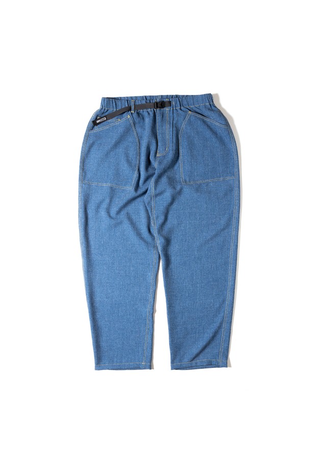 [GSMP-068] 데님 라이크 팬츠 루즈 핏 라이트 인디고는 캐주얼 스타일을 위한 데님 팬츠입니다. 봄, 여름 시즌에 적합하며, 가볍고 부드러운 촉감의 데님 소재로 제작되었습니다. 루즈핏, 와이드, 테이퍼드 핏을 아우르는 디자인으로 편안한 착용감을 선사하며, UV 차단, 속건, 항균 기능을 갖추었습니다. 라이트 인디고 컬러와 무지 패턴으로 미니멀한 스타일을 연출하기 좋습니다.
