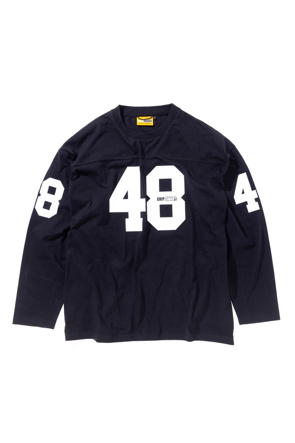 [GSMCT-073] 풋볼 티셔츠 블랙은 스포티함과 캐주얼함을 동시에 담아낸, 남녀 공용 풋볼 티셔츠입니다. 8온스 오픈엔드 텐지르 소재로 제작되어 부드러운 촉감을 선사하며, 레귤러핏으로 편안한 착용감을 제공합니다. 봄, 여름, 가을 시즌에 활용하기 좋으며, 피트니스룩 또는 캠핑룩 등 다양한 TPO에 매치하기 좋습니다. 앞뒤 소매 넘버링 프린트 디테일이 돋보이는 디자인으로, 캐주얼, 미니멀 스타일을 즐겨 입는 분들께 추천합니다. 라운드넥과 긴소매 기장으로, 데일리룩으로도 활용하기 좋습니다.
