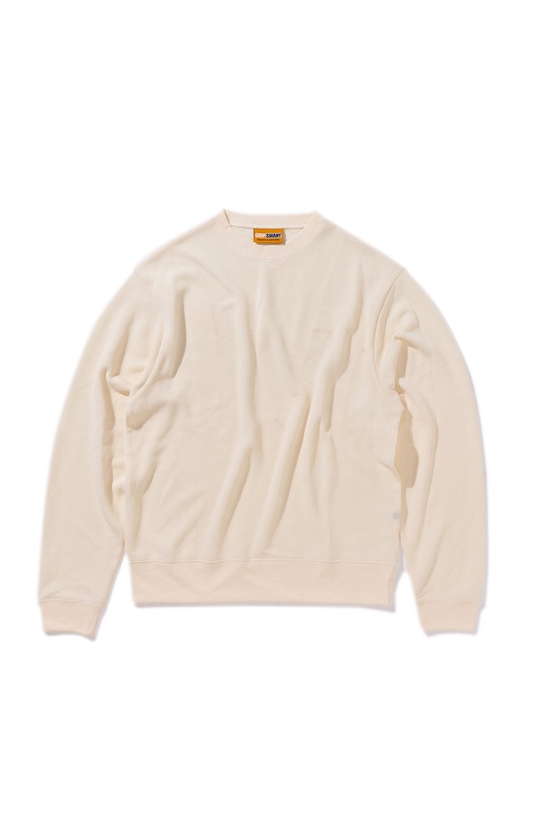 [GSWCT-089] 여성 써멀 긴소매 티셔츠 크림은 미니멀하고 베이직한 스타일의 여성용 티셔츠입니다. 부드러운 촉감의 폴리에스테르 와플 소재로 제작되어 사계절 내내 편안하게 착용할 수 있습니다. 넉넉한 루즈핏과 라운드넥 디자인으로 활동성을 높였으며, UV 차단, 속건 기능과 안티 파일링 기능으로 실용성을 더했습니다. 일상 및 산책룩에 적합하며, 리사이클 소재를 사용하여 환경까지 생각한 제품입니다. 크림 컬러로 어떤 하의에도 손쉽게 매치할 수 있습니다.
