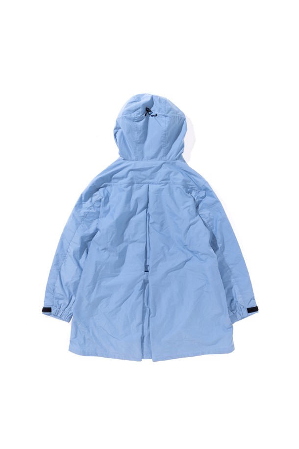 [GSWJ-081] 브러쉬드 메쉬 라이닝 코트 블루는 가을과 겨울, 일상과 아웃도어 활동 모두에 적합한 여성용 코트입니다. 캐주얼, 미니멀, 고프코어 스타일을 아우르며 여행룩, 캠핑룩 연출에 용이합니다. 블루 컬러의 무지 디자인에 A라인 핏으로 세련된 실루엣을 선사하며, 긴 소매와 후드, 집업 여밈 방식으로 편안함을 더했습니다. 두꺼운 두께감과 부드러운 촉감의 나일론 소재, 기모 안감, 발수 기능, 메쉬 라이닝, 플리츠 디테일이 특징입니다. 보온성과 발수 기능을 갖춘 실용적인 아이템입니다.
