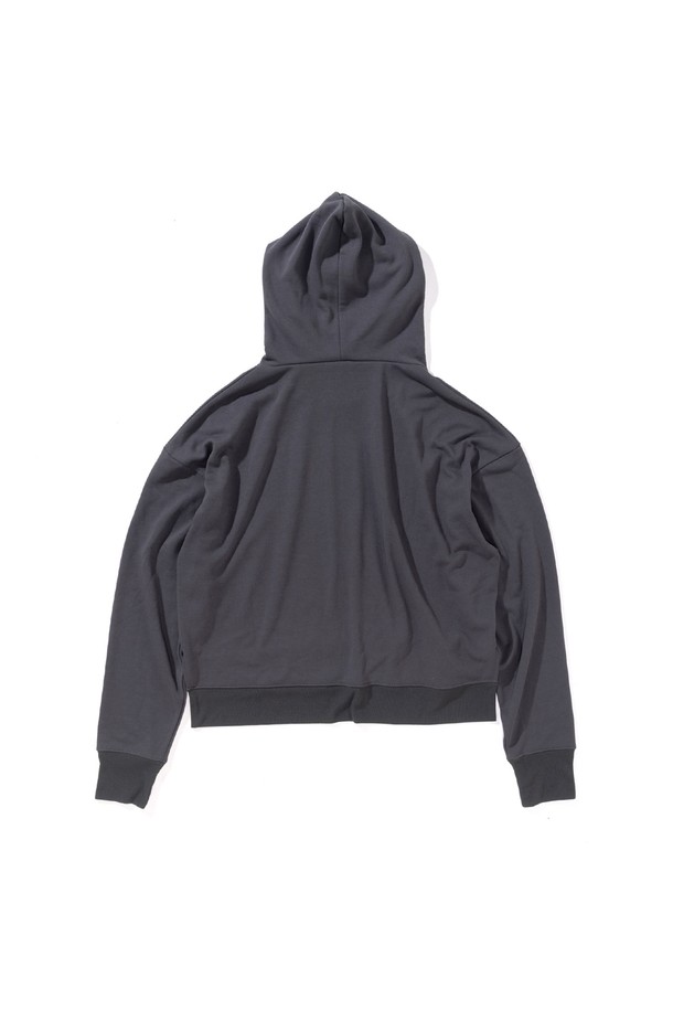 [GSWCT-087] 크롭 후디 차콜 그레이는 여성용 후드티입니다. 미니멀한 스타일의 크롭핏 디자인으로, 봄, 가을에 착용하기 좋습니다. 부드러운 폴리에스테르 소재로 제작되었으며, 로고 패턴이 특징입니다. 긴 소매 기장과 후드 디자인으로 편안함과 스타일을 동시에 제공하며, UV차단, 흡습, 속건, 안티 파일링 기능으로 실용성을 더했습니다.
