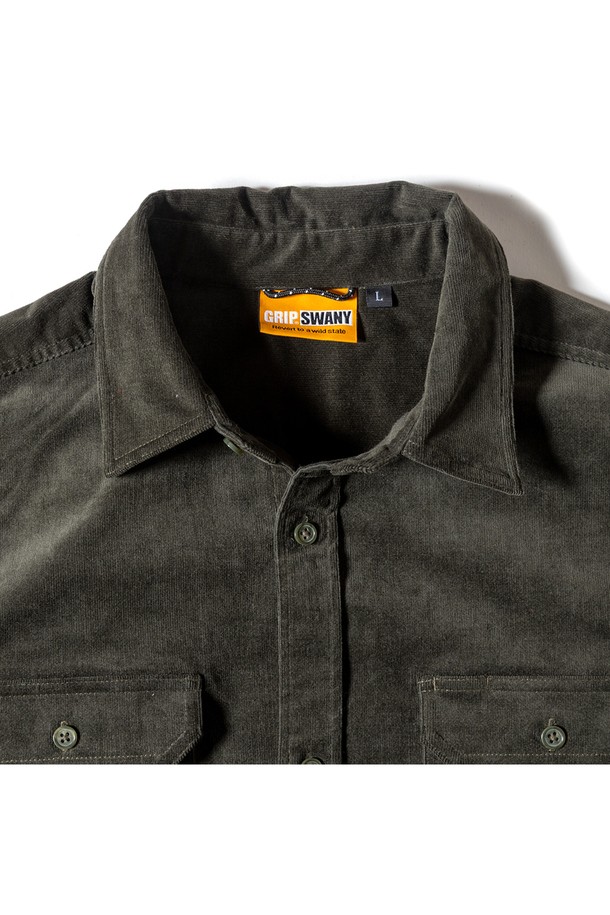 [GSMSH-072] 코듀로이 스트레치 필드 셔츠 모스 그린은 가을, 겨울 시즌에 어울리는 남성용 필드 셔츠입니다. 모스 그린 컬러의 레귤러핏으로, 캐주얼, 밀리터리 스타일을 연출할 수 있습니다. 부드러운 촉감의 코듀로이 소재에 스트레치 기능이 더해져 편안한 착용감을 제공하며, 두꺼운 두께감으로 보온성을 높였습니다. 넉넉한 수납을 위한 대용량 패치 포켓과 차이나 칼라 디자인이 특징입니다. 출근룩, 캠핑룩 등 다양한 TPO에 활용 가능하며, 캐주얼, 클래식, 워크웨어 스타일을 즐겨 입는 분들께 추천합니다.
