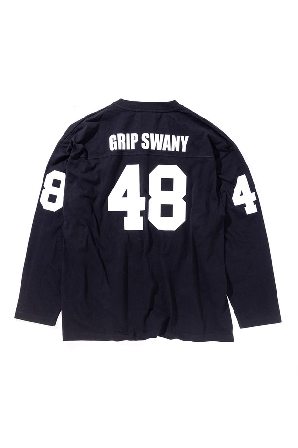 [GSMCT-073] 풋볼 티셔츠 블랙은 스포티함과 캐주얼함을 동시에 담아낸, 남녀 공용 풋볼 티셔츠입니다. 8온스 오픈엔드 텐지르 소재로 제작되어 부드러운 촉감을 선사하며, 레귤러핏으로 편안한 착용감을 제공합니다. 봄, 여름, 가을 시즌에 활용하기 좋으며, 피트니스룩 또는 캠핑룩 등 다양한 TPO에 매치하기 좋습니다. 앞뒤 소매 넘버링 프린트 디테일이 돋보이는 디자인으로, 캐주얼, 미니멀 스타일을 즐겨 입는 분들께 추천합니다. 라운드넥과 긴소매 기장으로, 데일리룩으로도 활용하기 좋습니다.
